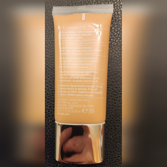 Clinique Stay-Matte Oil-Free Makeup Foundation In 04 Creamwhip - Picture 6 of 7